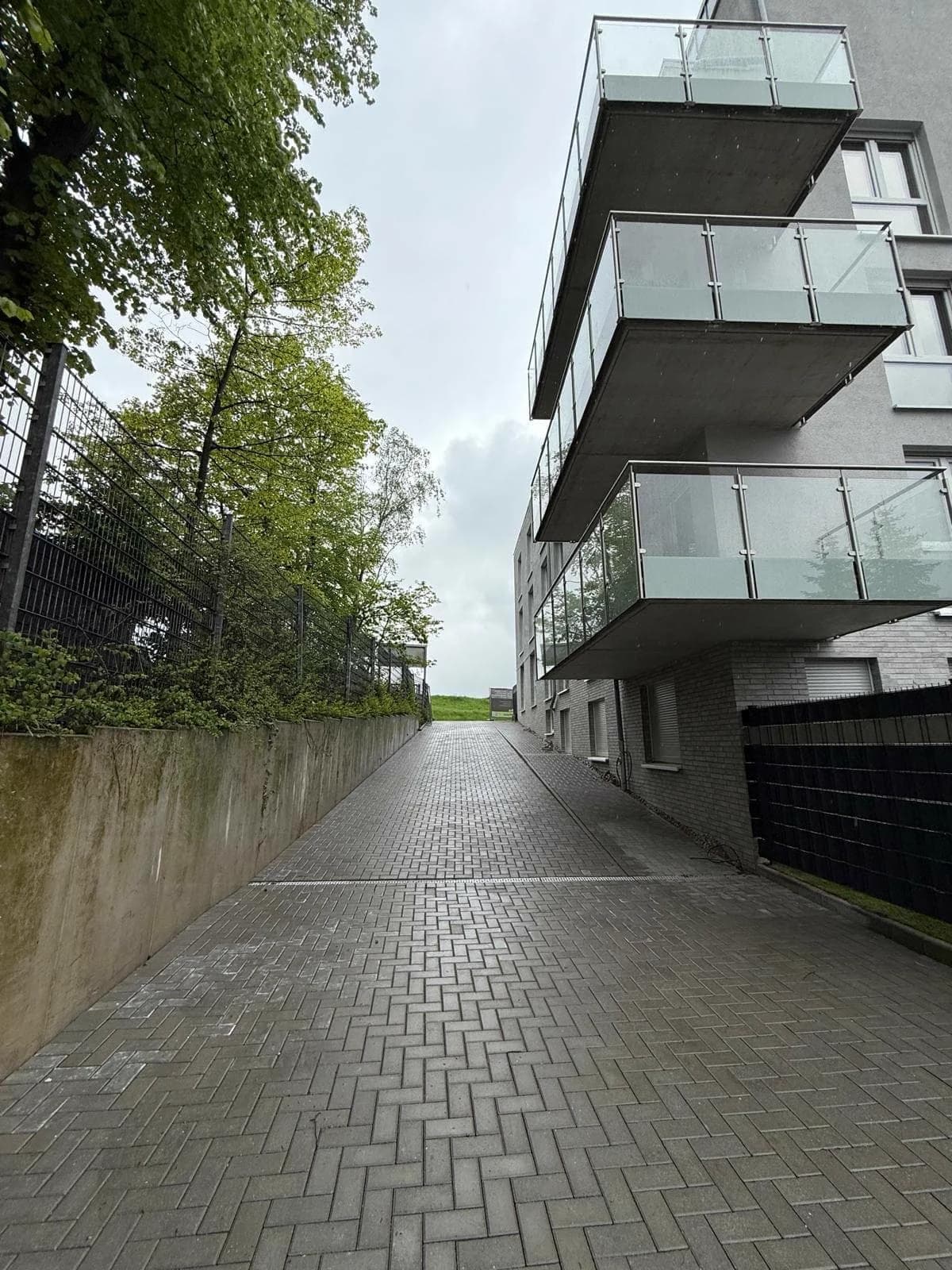 Fertig gepflasterter Weg Duisburg – Pflasterarbeiten GaLaBau Brüder Berisha