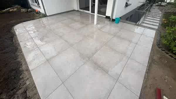 Neue Terrassenplatten verlegt Region Bonn – Terrassenbau GaLaBau Brüder Berisha