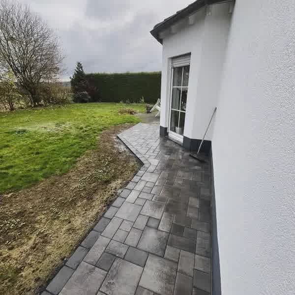 Terrassenweg Gartenanlage Region Bonn – GaLaBau Brüder Berisha