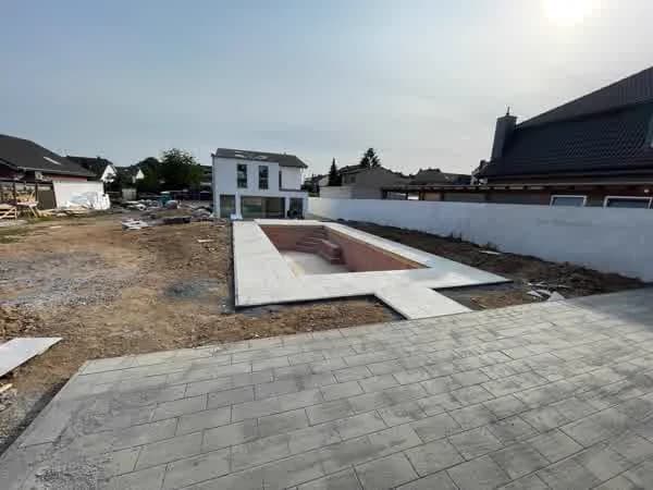 Poolanlage Pflaster & Stufen Region Rhein-Sieg – Brüder Berisha Garten- und Landschaftsbau